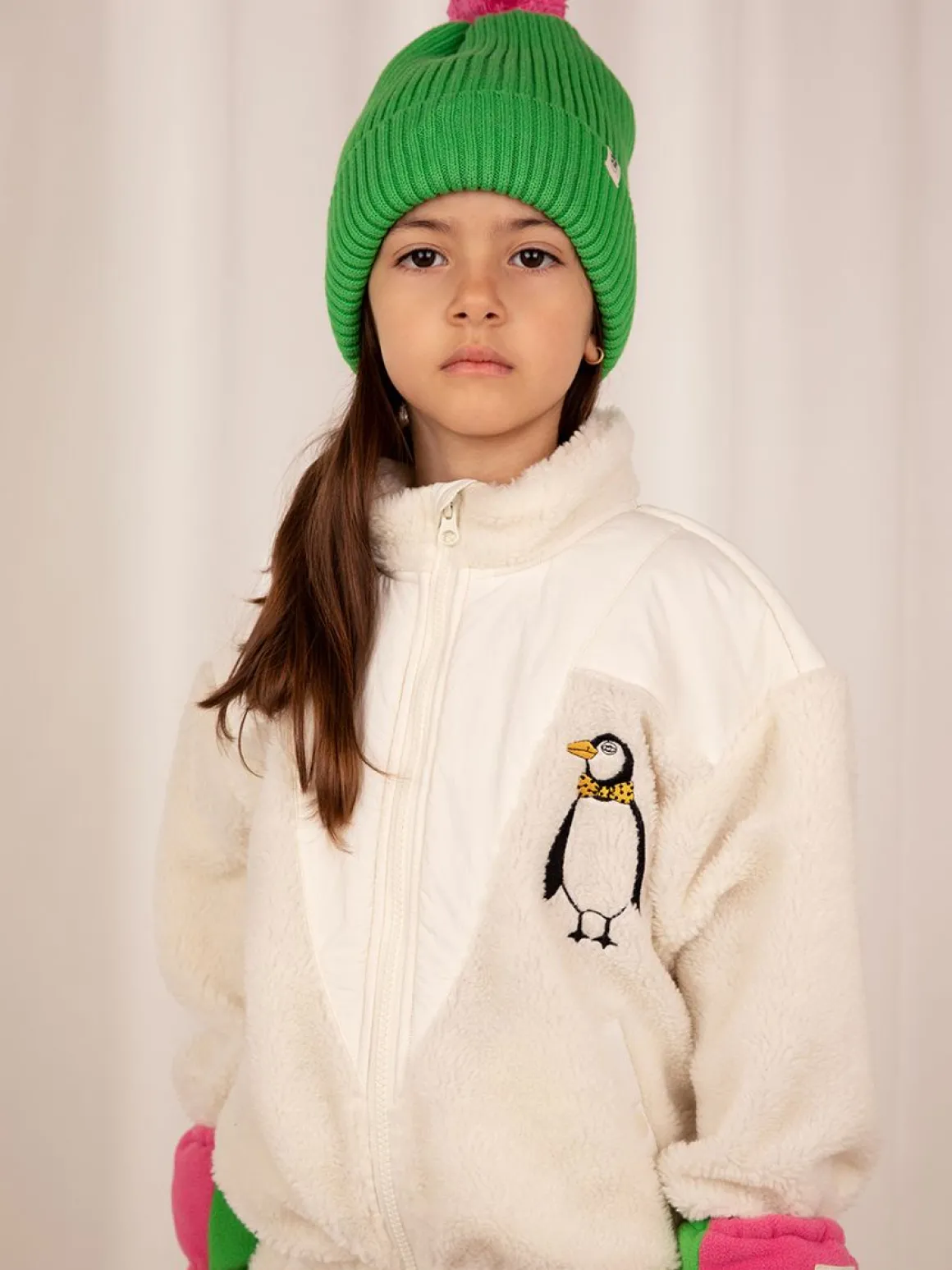 Stickad Beanie med Tofs