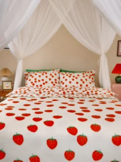 Strawberries Överkast i fleece