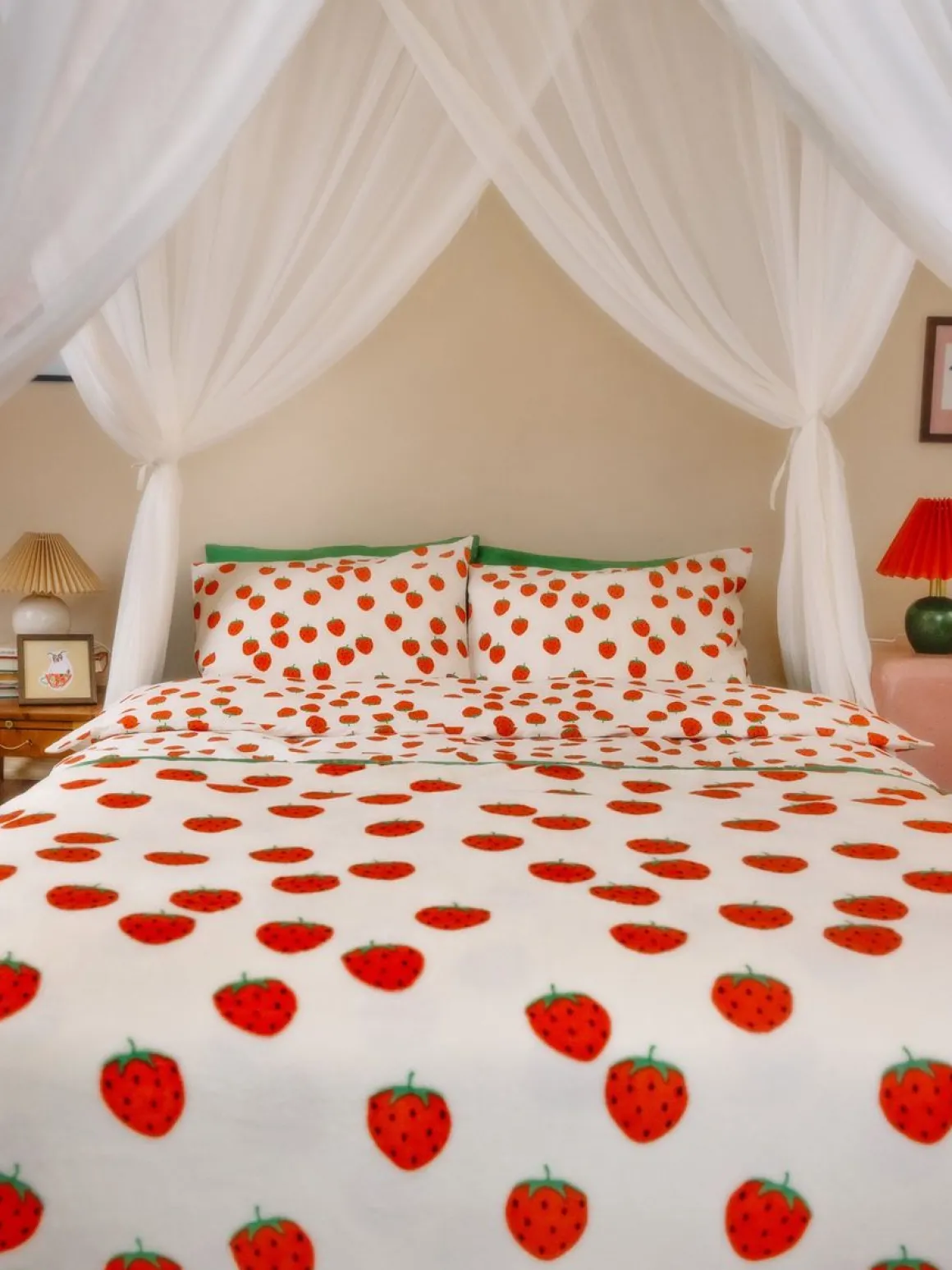 Strawberries Överkast i fleece